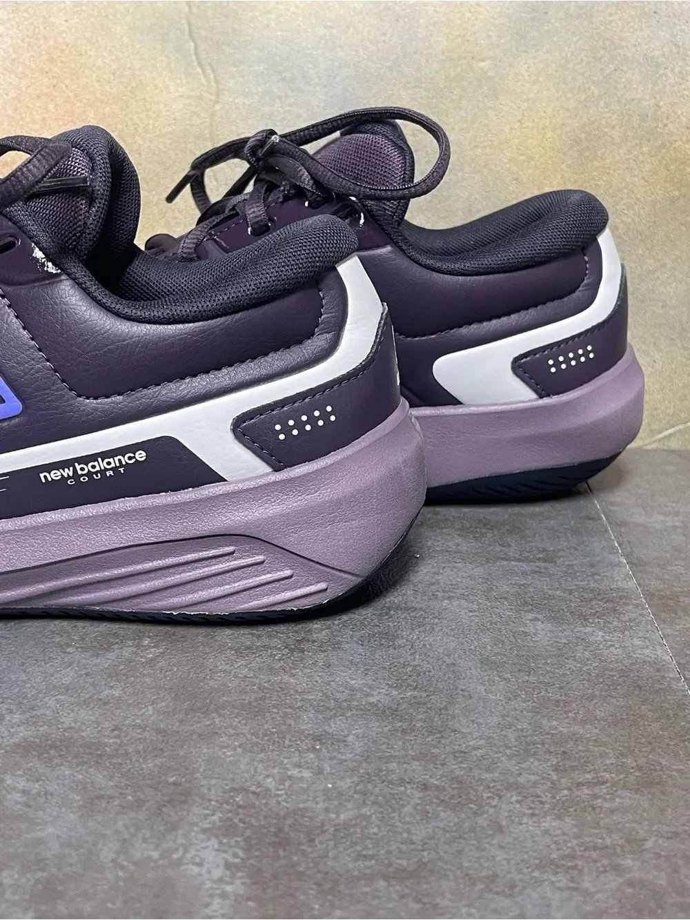 New Balance 696v5 Women’s Wide Plum Purple Tennis Shoes Size 9D